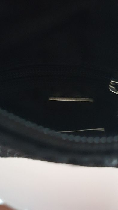 Mala para telemóvel preta em crochê