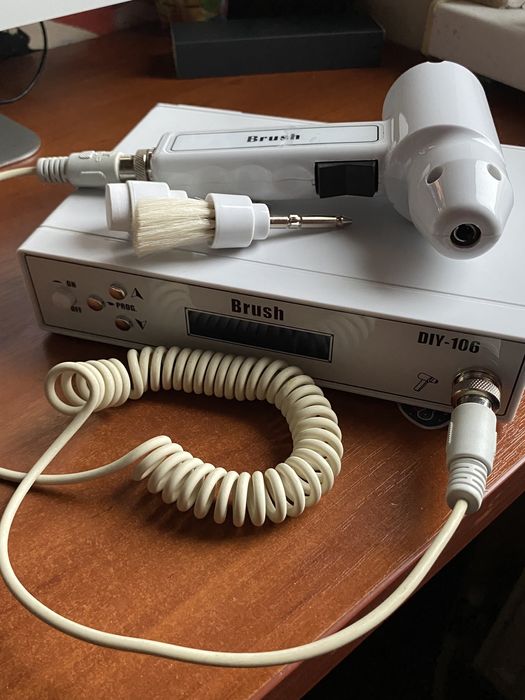 Апарат косметологічний браш Brush DIY-106