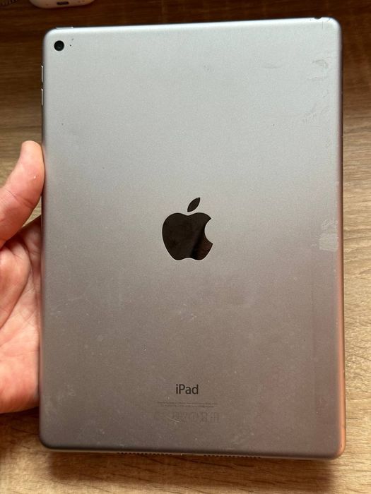 Ipad air 2 64gb справний