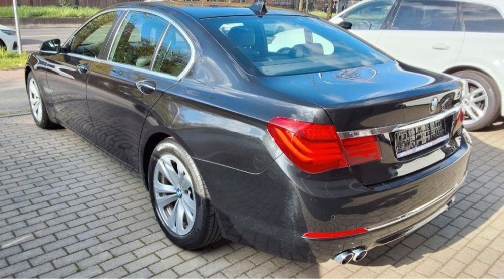BMW 740 Lxi (Седан)