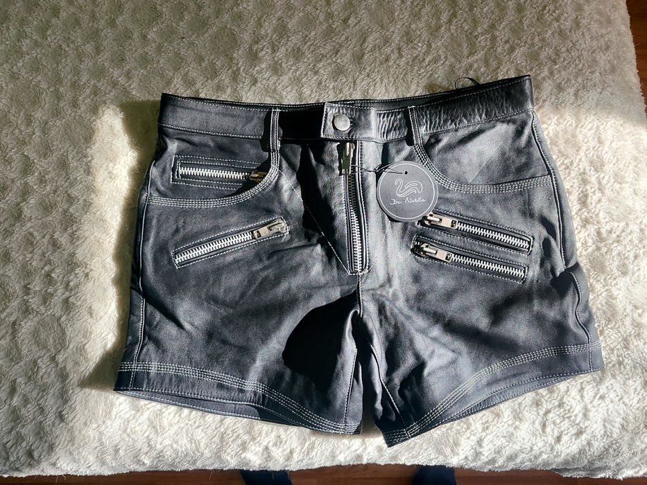 Кожаные шорты большого размера