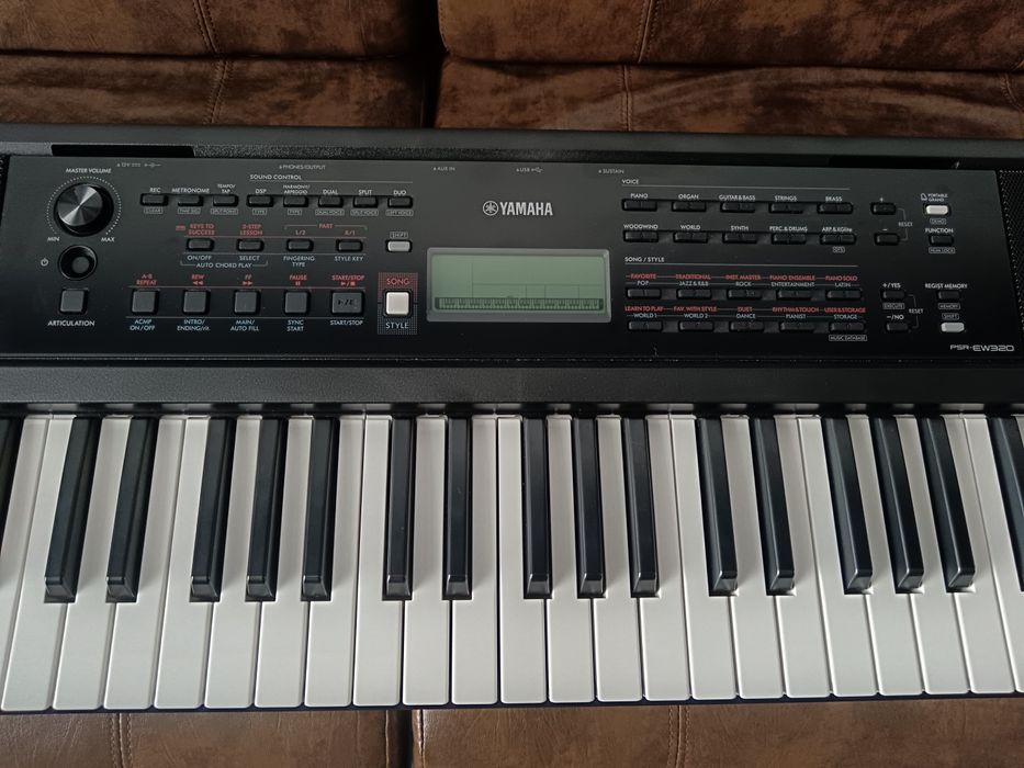 Yamaha PSR-EW320