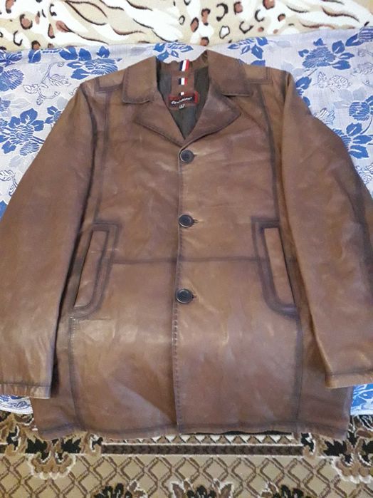 Шикарна шкіряна куртка.