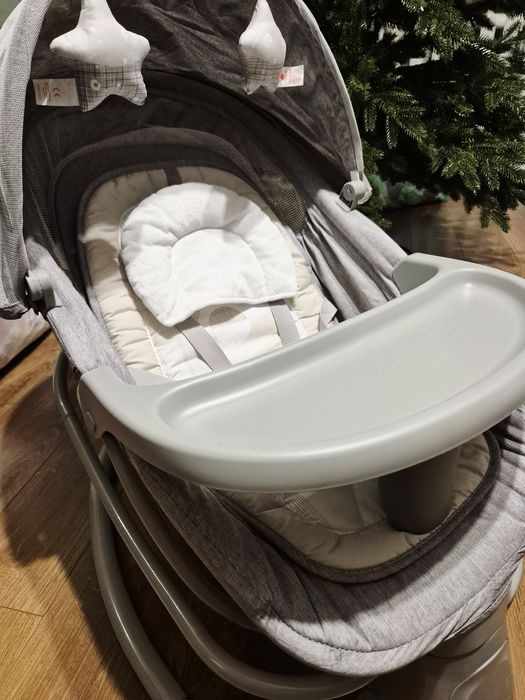 Заколисуючий центр,шезлонг, стільчик для годування,4в1 Mastela 8114 із