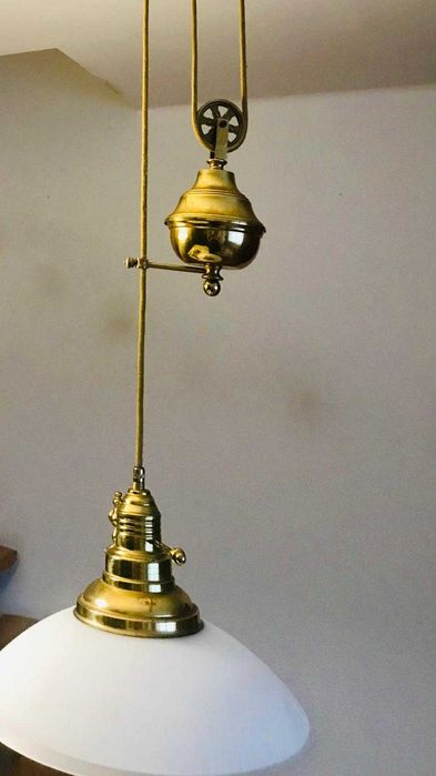 Lampa-stylowa-mosiezna-z przeciwwaga