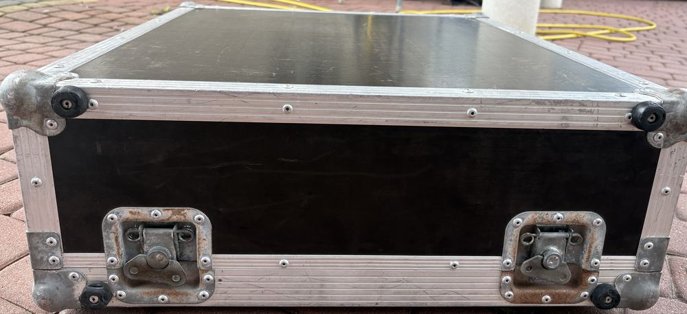 Mikser Allen&Heath Gl 2400 z case
