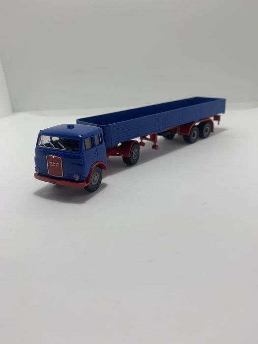 MAN 10.212 da Brekina escala 1/87