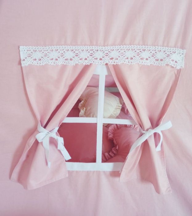 Namiot Tipi. Falbanka z koronką