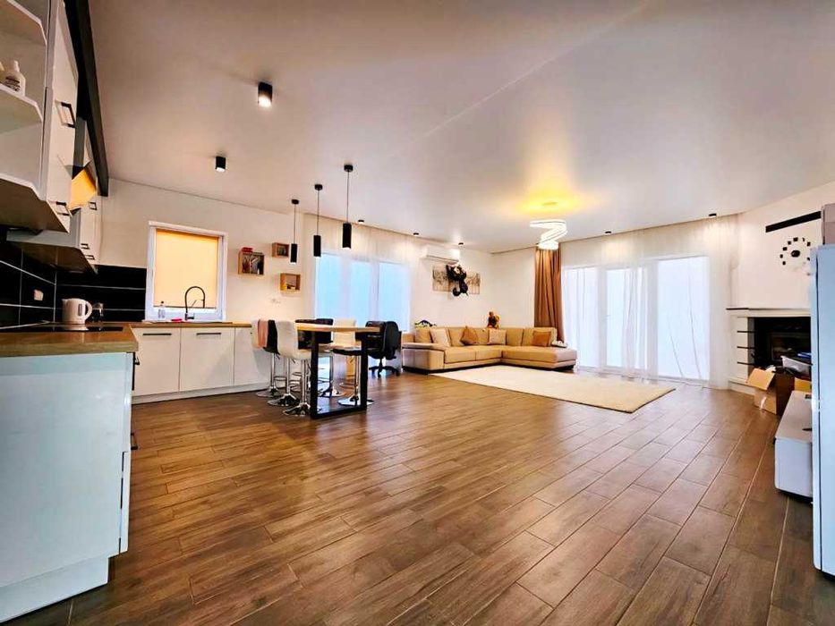 Продається новозбудований сучасний одноповерховий будинок з ремонтом.