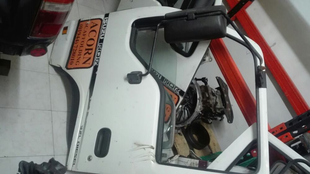 Portas Isuzu nqr 5200