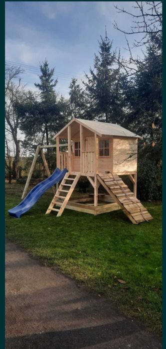 Drewniany domek zabaw dla dzieci zestaw