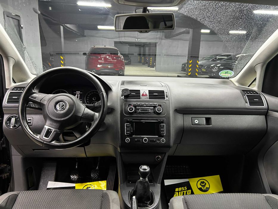 Volkswagen Touran 2011