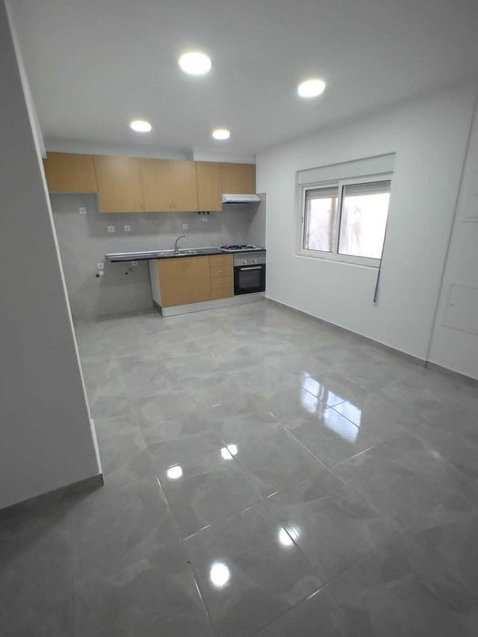 Aluga se T1 renovado
