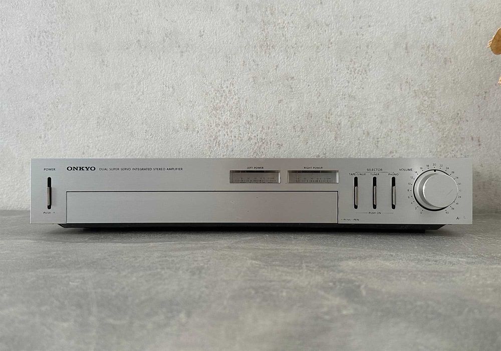 Вінтажний підсилювач Onkyo A-15 Япония (фонокоректор / БЖ 300 Вт)
