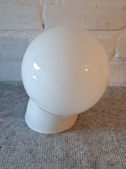 Nowa lampa kinkiet KULA białe szkło opalowe nowoczesny design