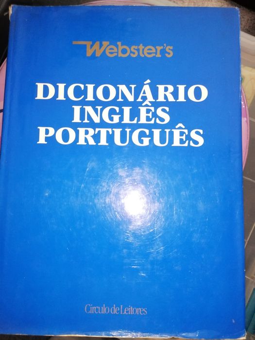 Dicionários grandes e Livro Os Lusíadas