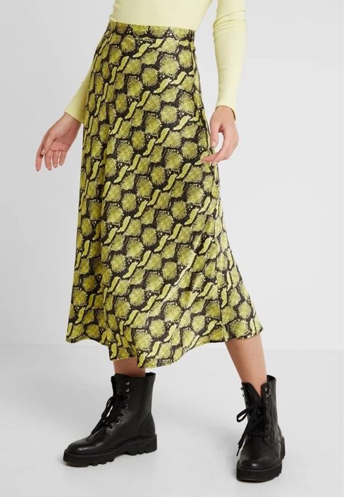 Spódnica satynowa wężowny print, snake print, Monki