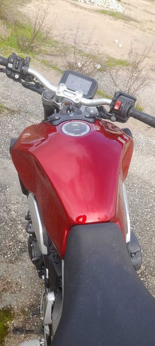 Honda CB 1000R Pequena Queda a Circular