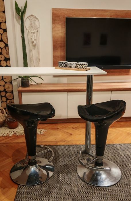 Hokery kuchenne czarne