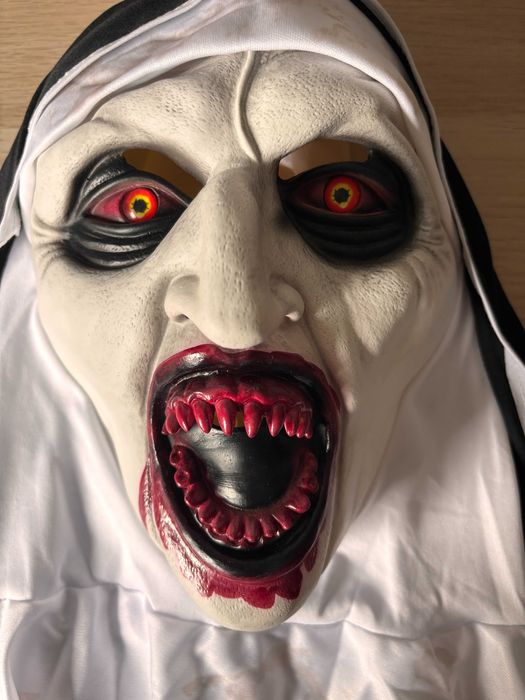 Máscara de Halloween Freira nova