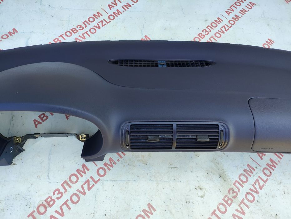 Audi A3 1996-2003 панель торпедо консоль