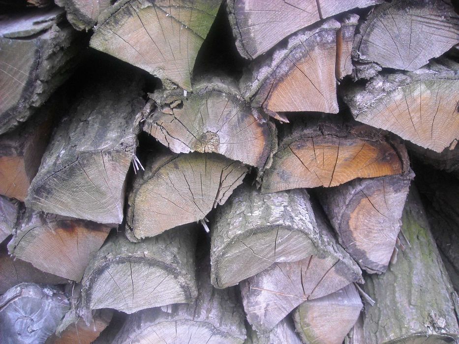 Drewno kominkowe sezonowane 2 -lata Suche Buk Dąb Brzoza Akacja Sosna