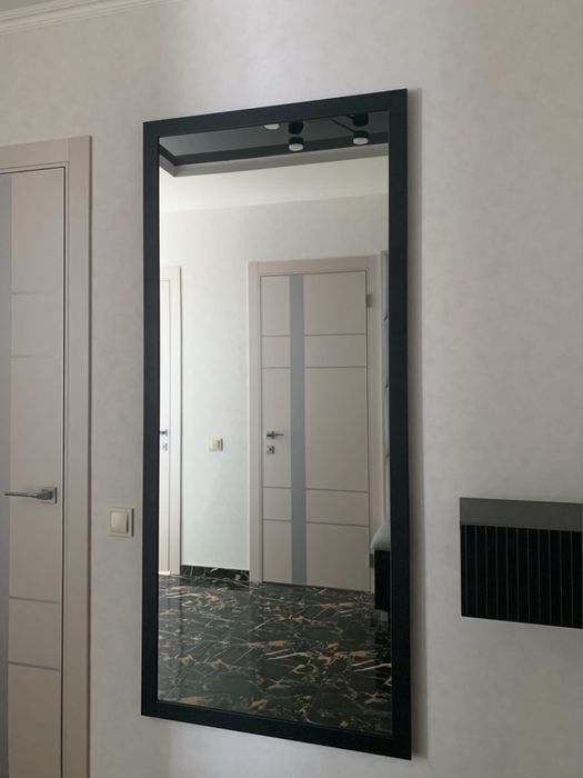 Дзеркало настінне, велике підлогове з ніжкою. Зеркало большое для дома