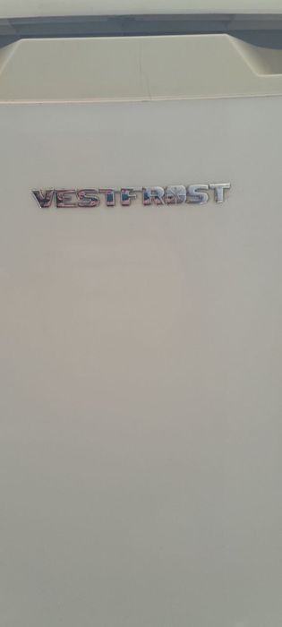 Продам морозильну камеру Vestfrost