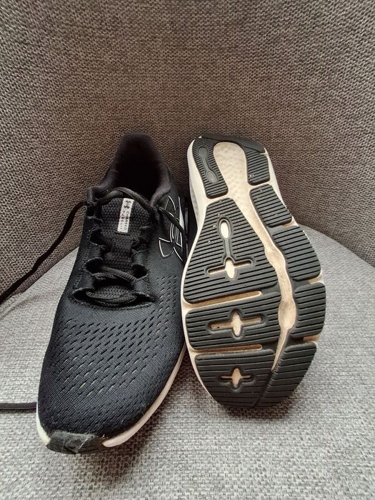 buty do biegania Under Armour Charged Pursuit 3