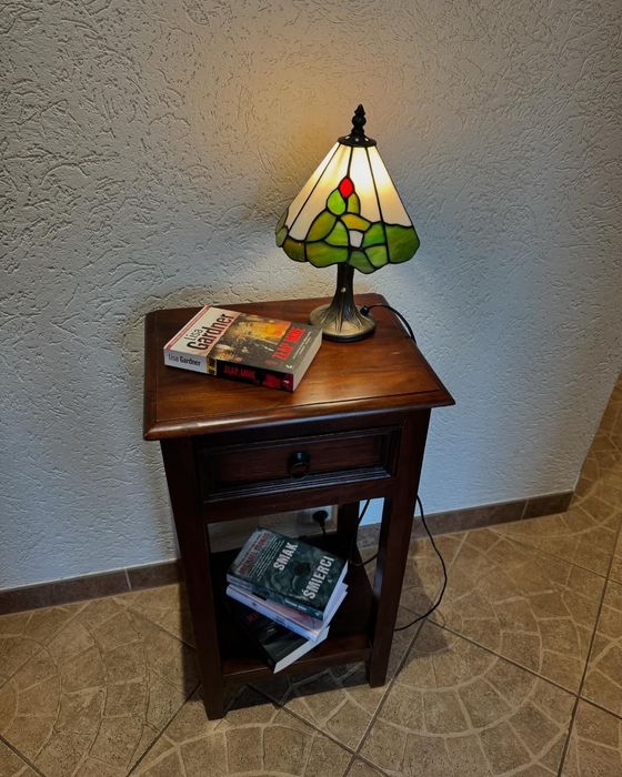 Stolik pod lampke/kwiatka