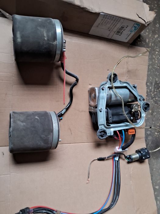 Продам задню пневму бмв е 39 турінг