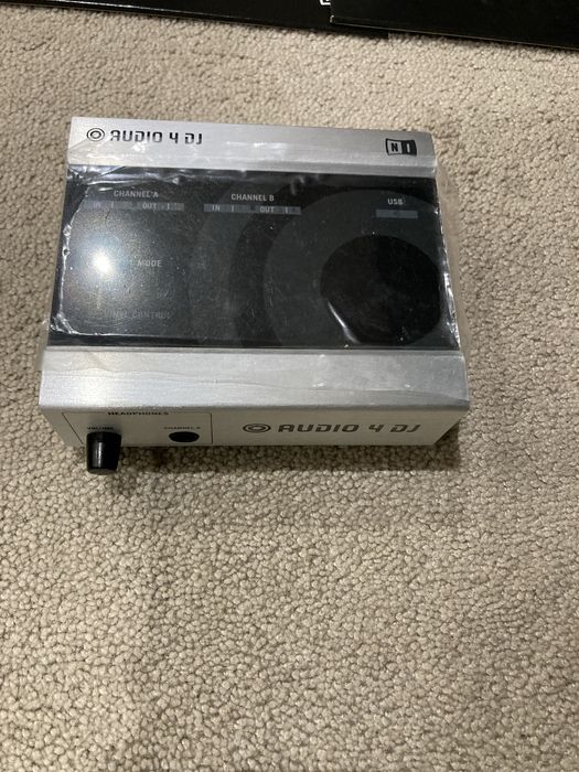 Traktor Scratch Duo + Traktor Kontrol X1, Like New64737979082243124