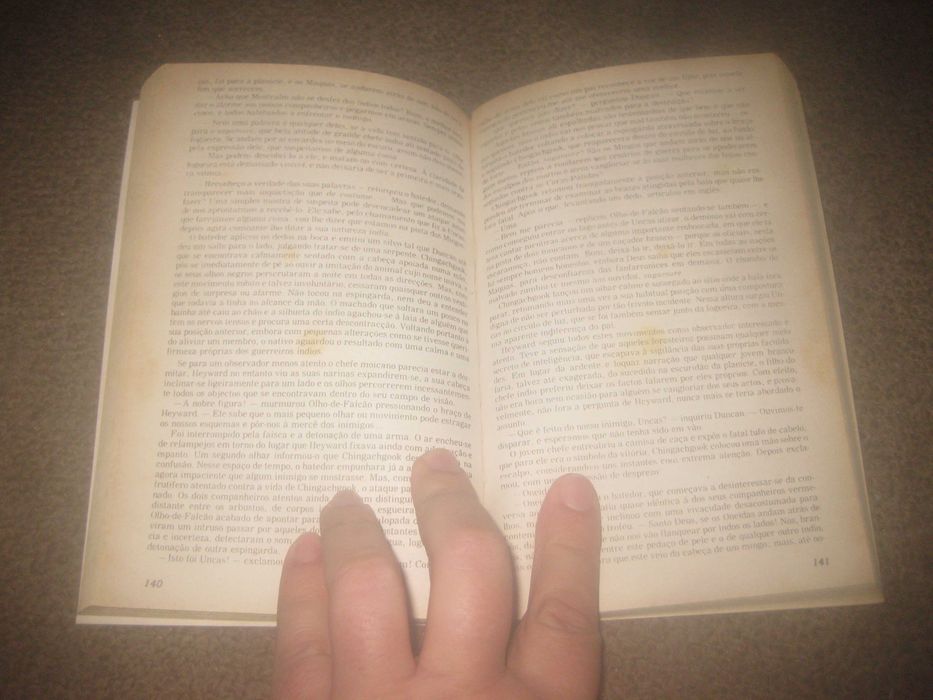 Livro "O Último dos Moicanos" de James Fenimore Cooper