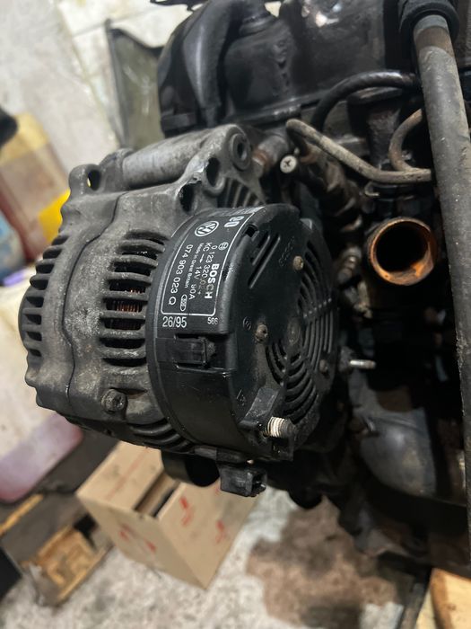 Генератор Фольксваген транспортер Т-4 2.4 90а. Vw