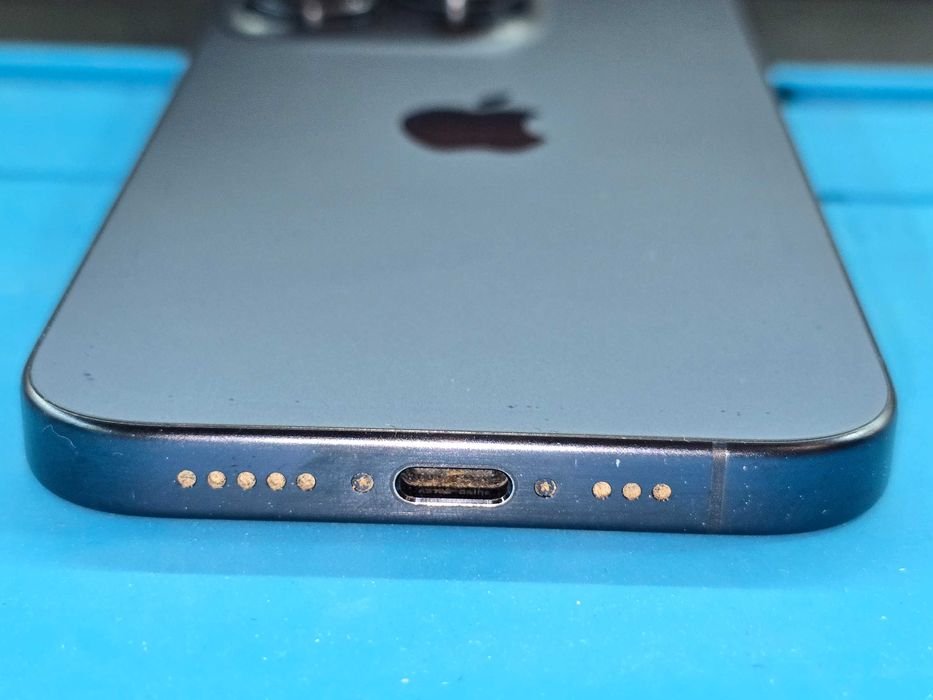 Używany - Apple iPhone 15 Pro 128GB Niebieski - GSM Baranowo