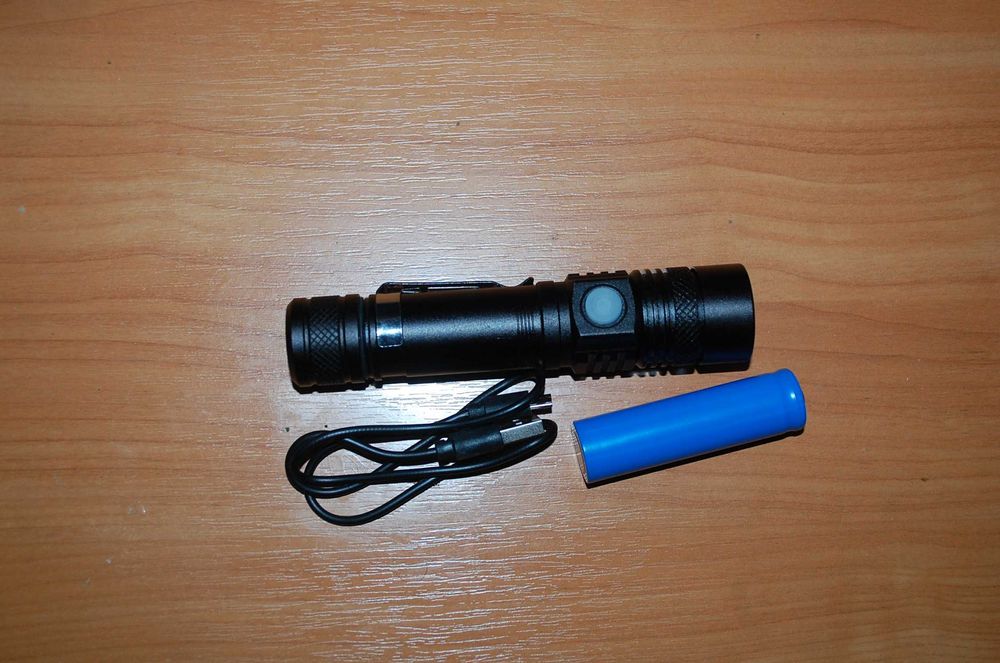 Супер качественный фонарик на светодиоде Т6, на аккумуляторе 18650