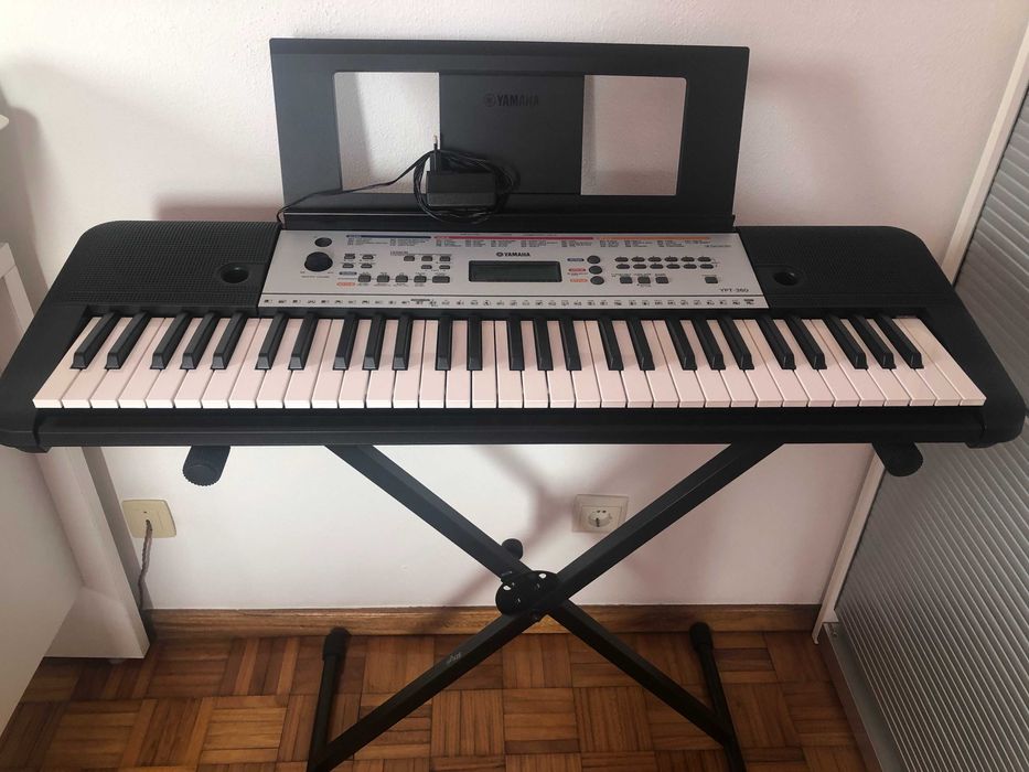 teclado yamaha YPT-260 + Tripé