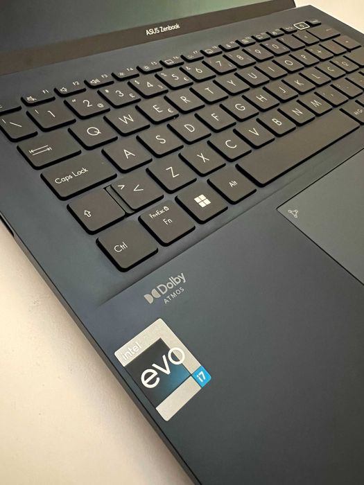 ASUS Zenbook 14 OLED | i7 Evo | 16GB | 1TB | Como novo
