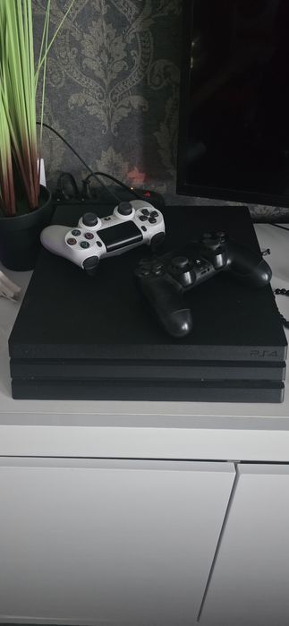 Ps 4 pro 1t super stan