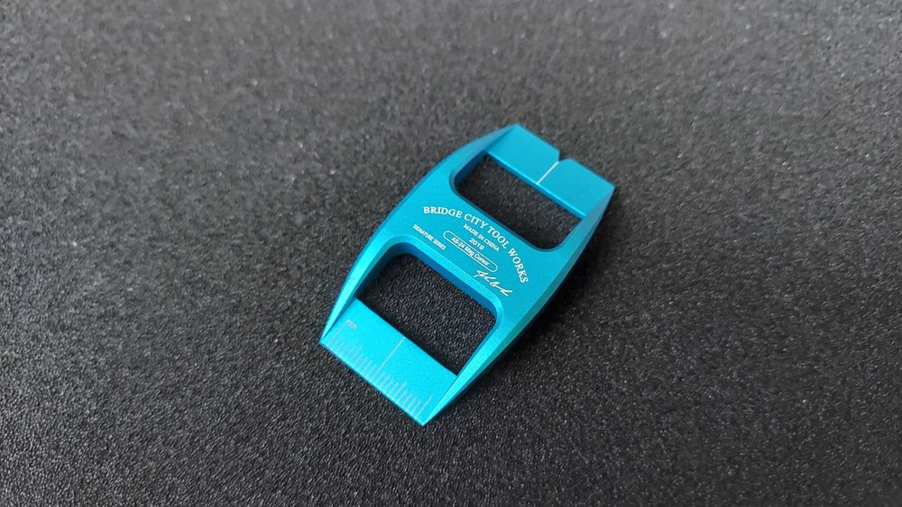 Esquadro Bridge City Tool Works + Cursor