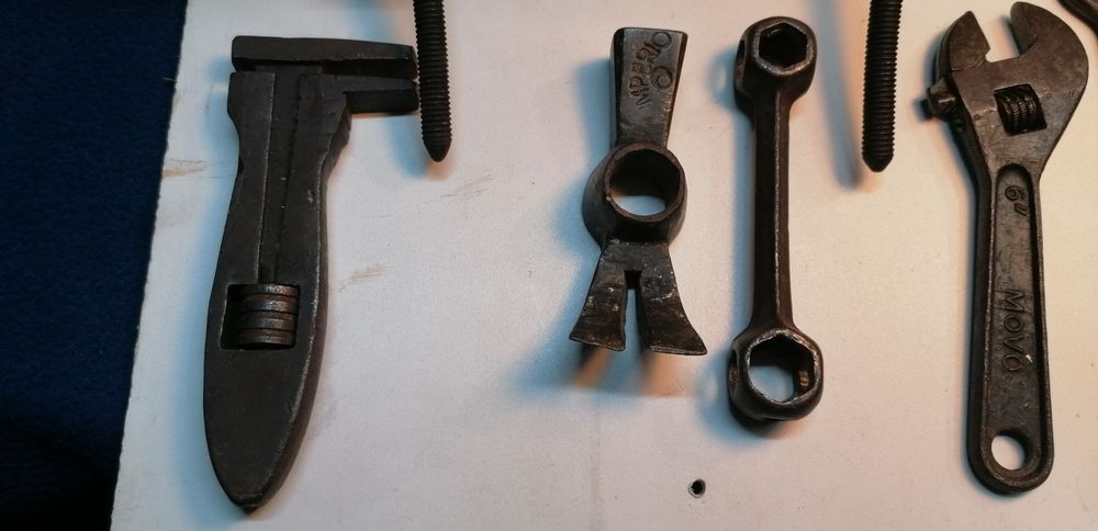 Diversas ferramentas antigas