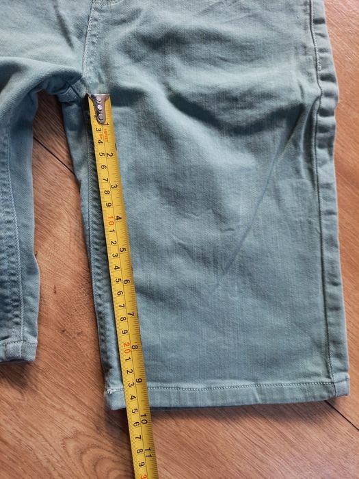 Krótkie spodenki ZARA 152