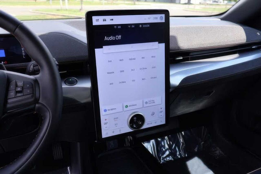 Ford Mustang Mach-E GT      2023