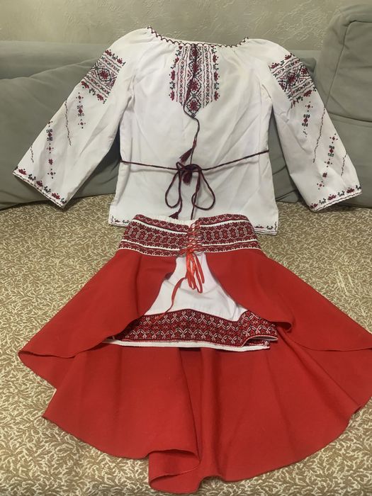 Сорочка вишиванка і спідниця