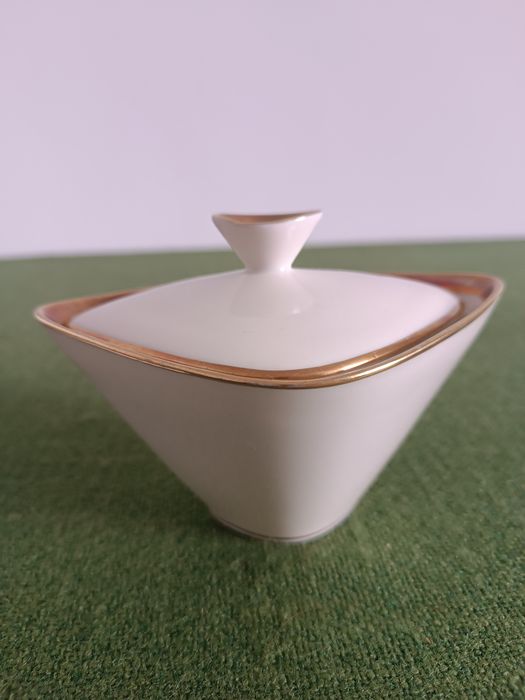 Stara cukiernica porcelana że złoceniami