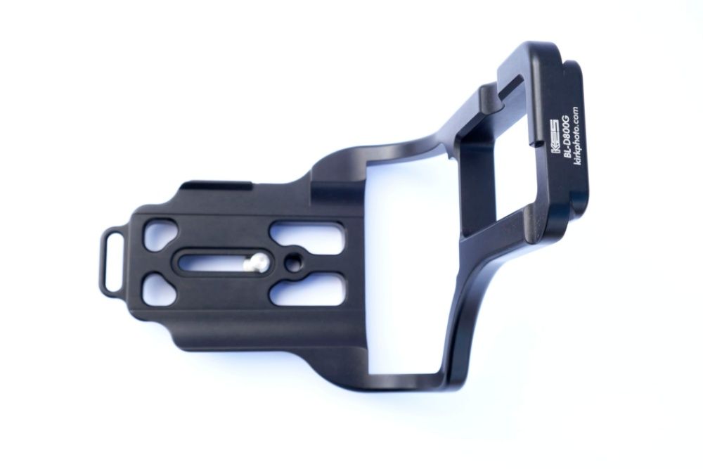 L-bracket L plate фірми Kirk Photo (виробництво USA)  NIKON D810