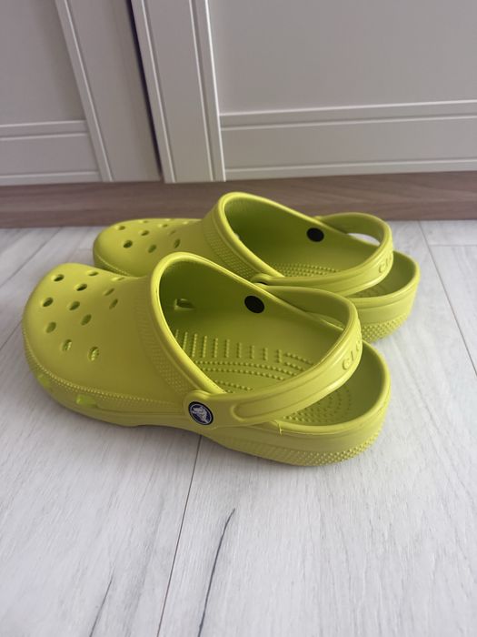 Klapki damskie Crocs Classic  r. 42-43 damska 11 Limonkowe