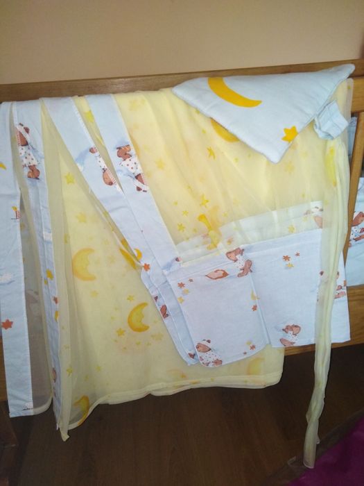 Продам комплект з бортиками в дитяче лiжечко + опора для балдахiна