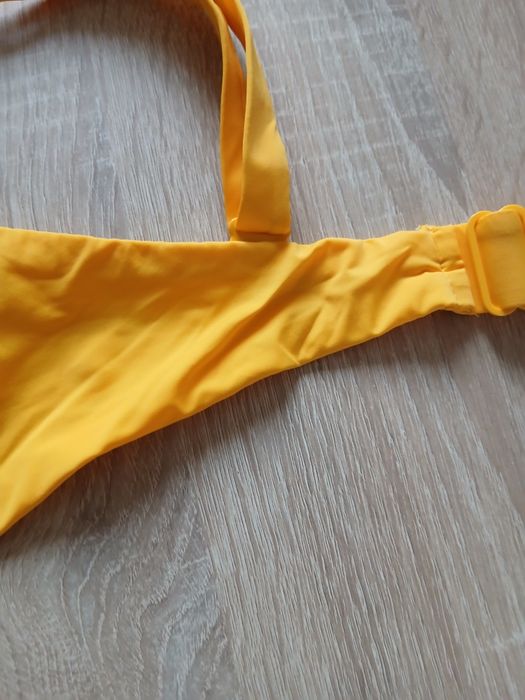 Firmowy strój kąpielowy