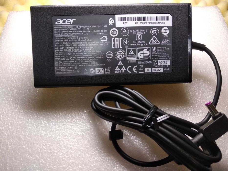Продам Адаптер живлення Acer 135 Вт KP.13503.007